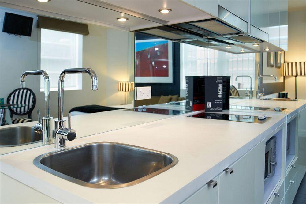 Quest East Melbourne Aparthotel Buitenkant foto