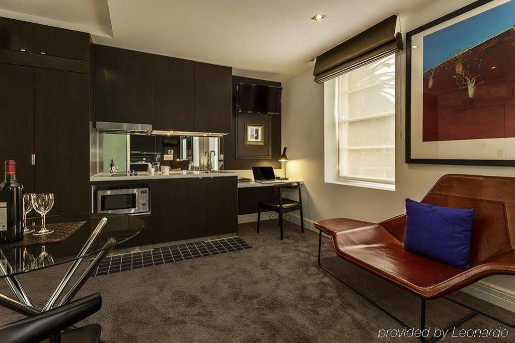 Quest East Melbourne Aparthotel Buitenkant foto